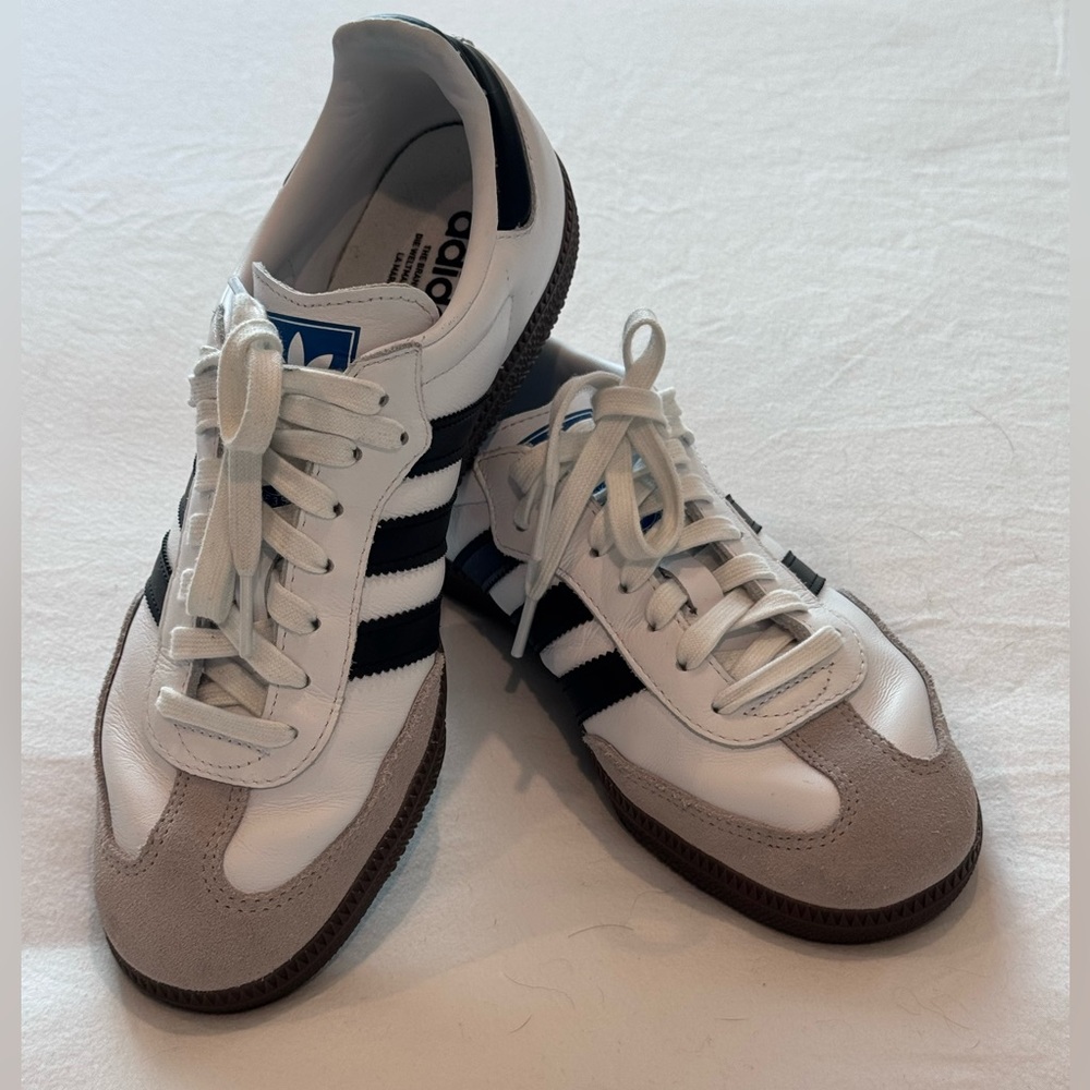 Adidas Black and White OG Samba Women’s sz 8